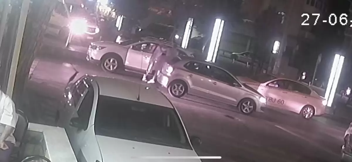 Küçükçekmece Tepeüstü'ndeki Bıçaklı Olayın Detayları Belli Oldu 3 Küçükçekmece Tepeüstü'ndeki Bıçaklı Olayın Detayları Belli Oldu