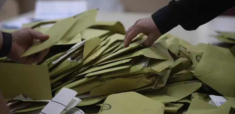 Oy ve Ötesi Sandık Sorgulama 2023 | Oy kullandığım sandıktan kim önde çıktı?