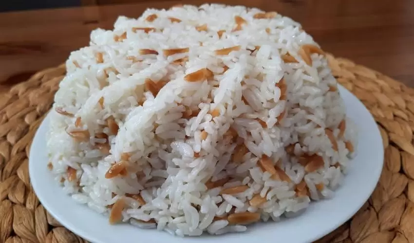 Pirinç pilavını pasparlak yapan aşçılık sırrı. Ustası hiç söylememişti! Dahası pilav tane tane oluyor
