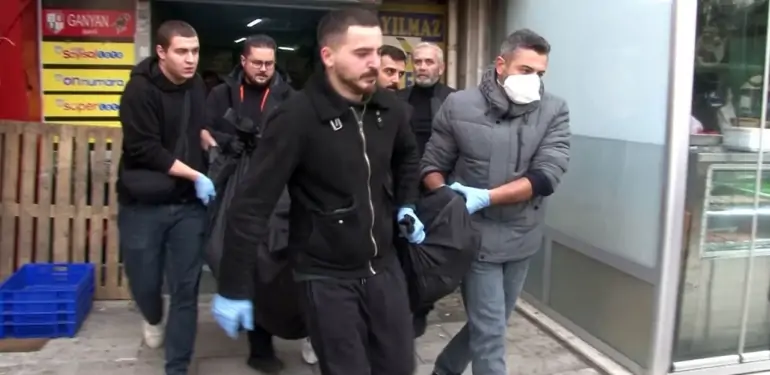 Küçükçekmece meydanda yaşanan cinayetin detayları ortaya çıktı! Polise giderek teslim olmuş!