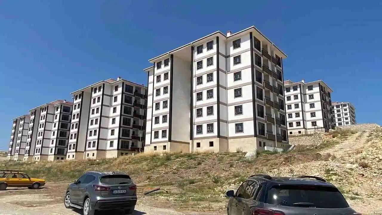Aylık 11.245 TL ödeyebilirim diyen hemen harekete geçsin! TOKİ başvuruları açtı, 2+1 daireler satışa çıktı