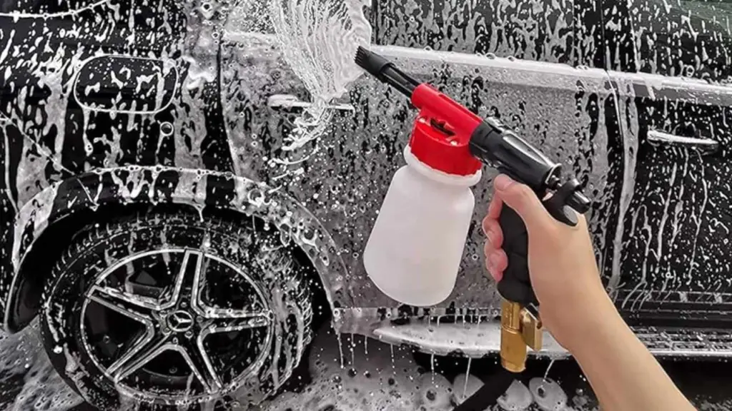 Küçükçekmece'de 50 TL'ye köpürt, temizle, parlat dönemi! Köpük noktaları açıklandı